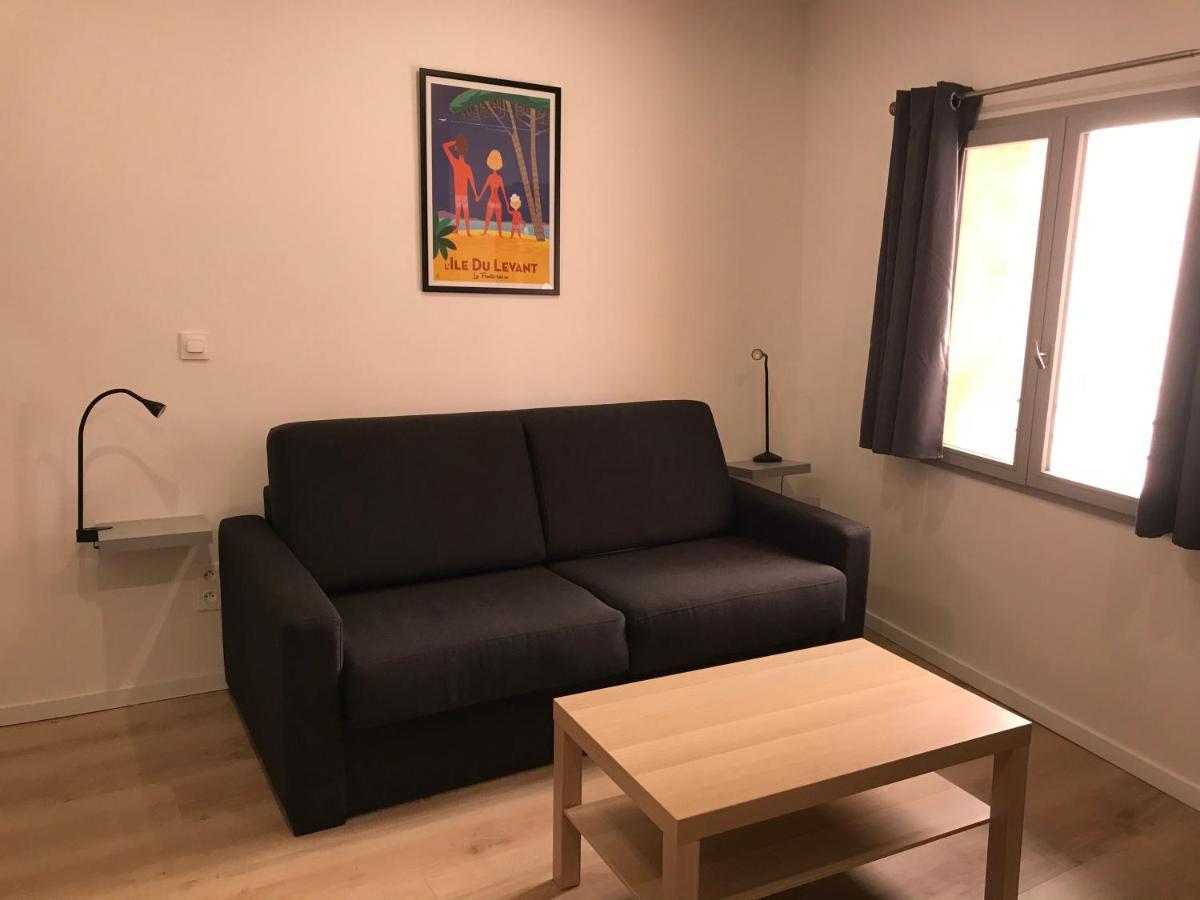 2 Pieces Hyper Centre Equipe Et Confortable טולון מראה חיצוני תמונה